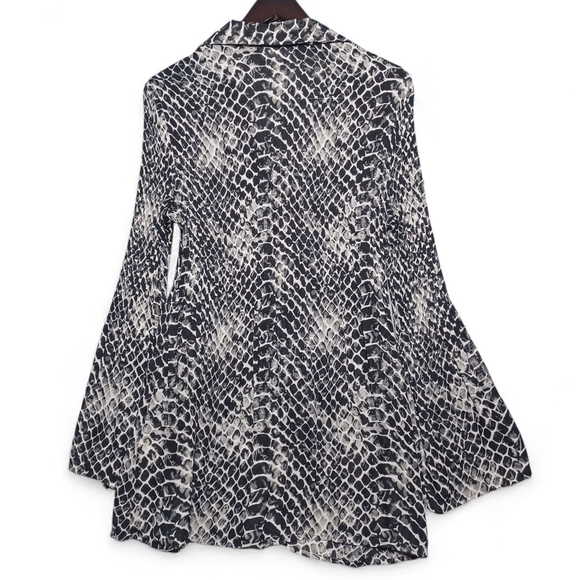 Dressbarn Women's Tunic Blouse Top Size XL Snake Print Bell Sleeve Boho Flowy - Picture 3 of 8